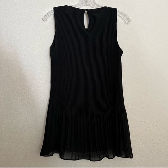 Catherine Malendrino High Neck Pleated Sleeveless Blouse Size: S - Picture 8 of 8